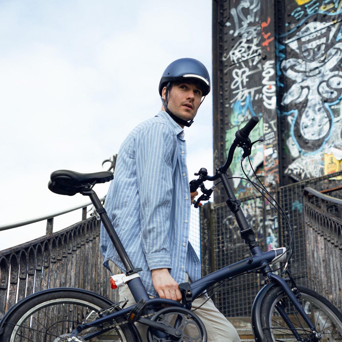 Overade LIFE - Casque Vélo Lumineux avec Clignotants